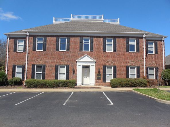 7500 Capital Dr, Germantown, TN 38138